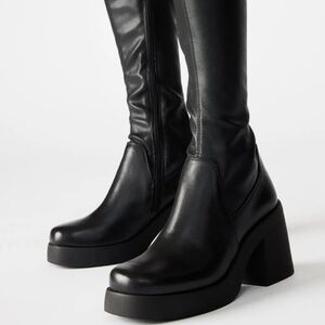 *SOLD*Steve Madden Chunky Knee High Boots Retro Vintage Size 6